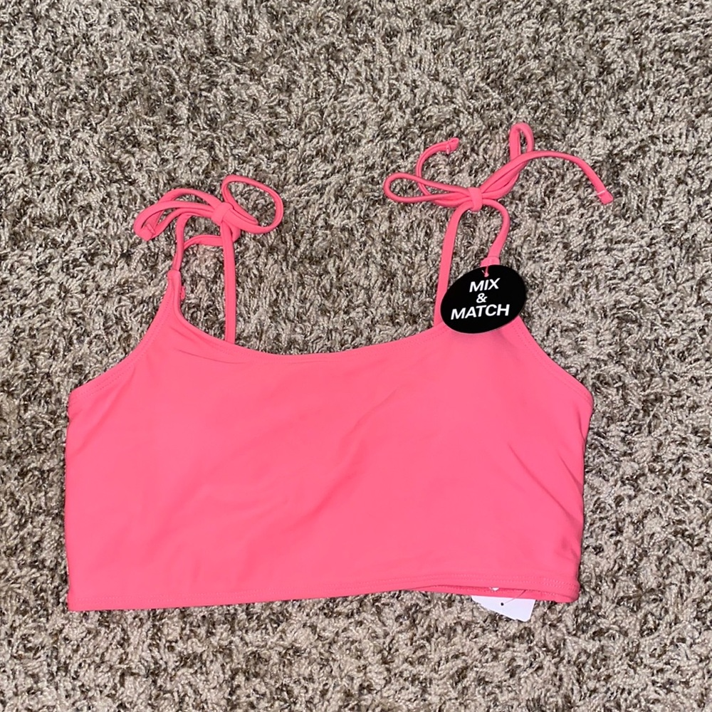 NWT Forever 21 hot pink bikini top size medium